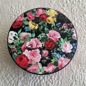 NIB Jo Malone x Richard Quinn floral box w/2 Jo Malone candles